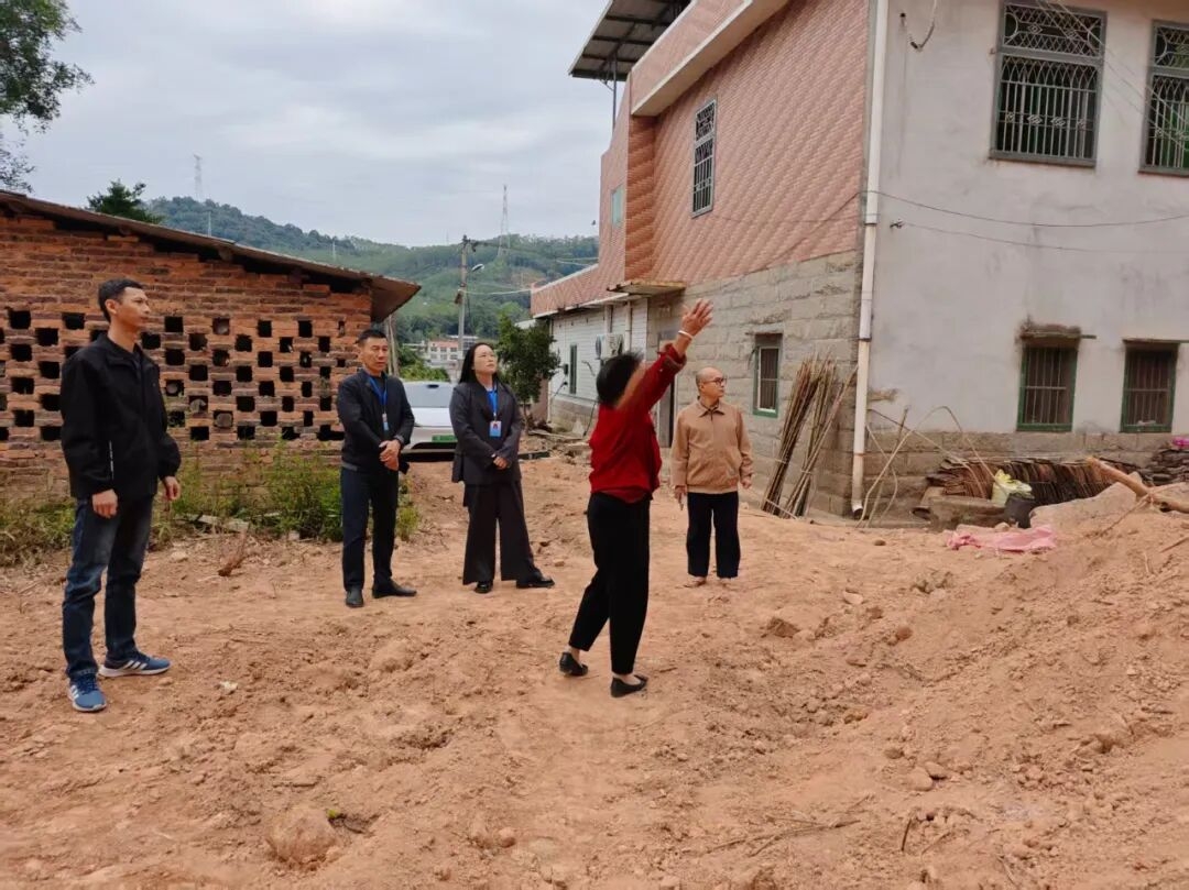 进村访民情·入户话发展丨坂里乡深入实施“斗阵来入户”工作机制，打通基层治理“最后一米”