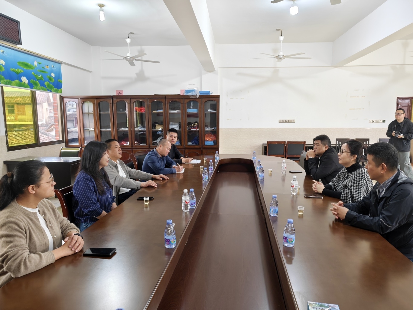1、座谈交流.jpg