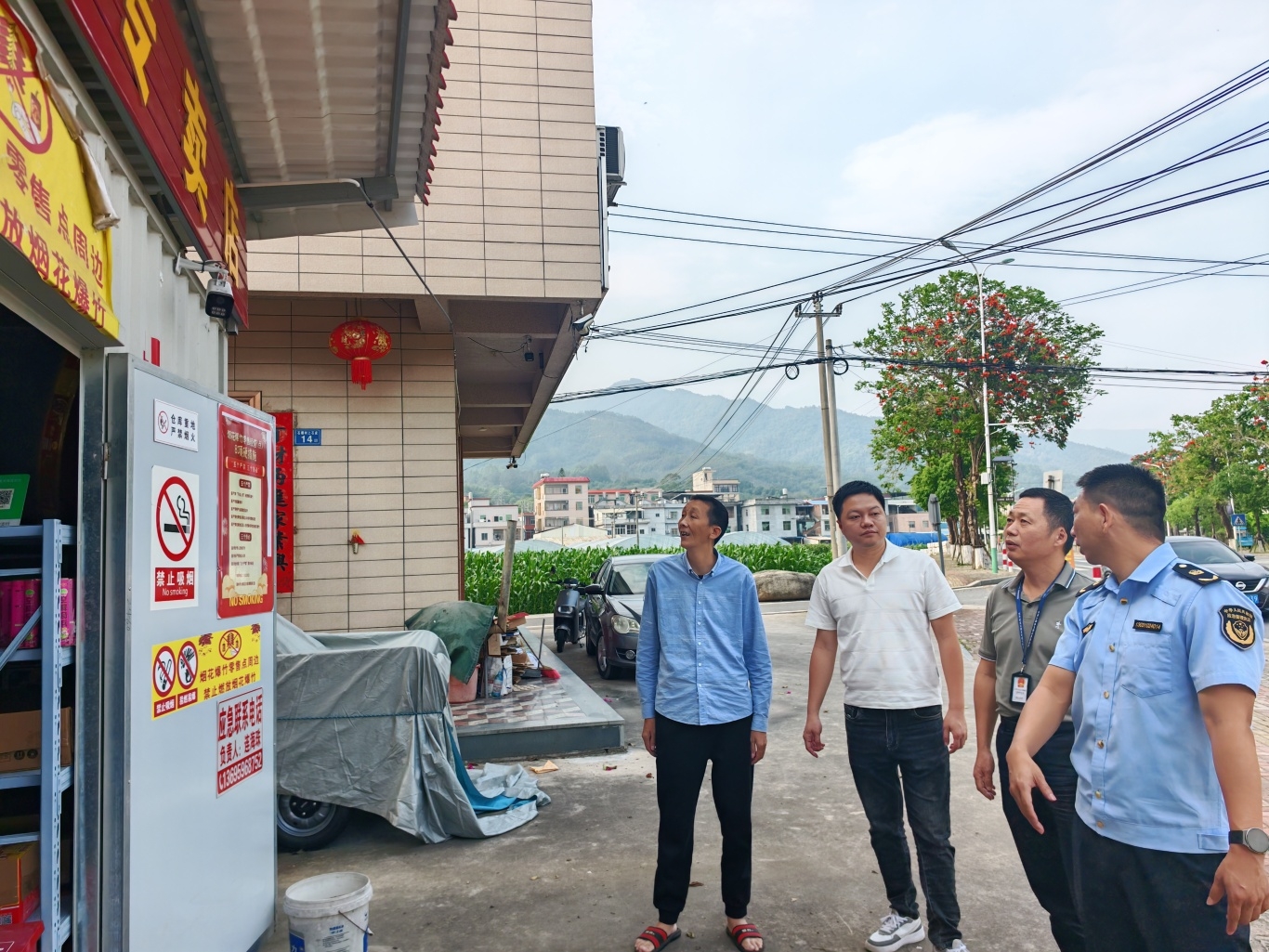 长泰区开展烟花爆竹经营领域安全专项检查3.jpg